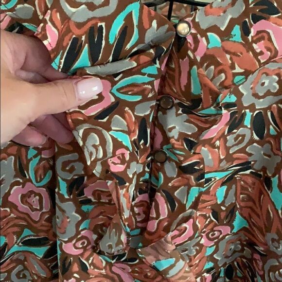 I LOVE H81 Ruffle front floral tank size M - Picture 4 of 7